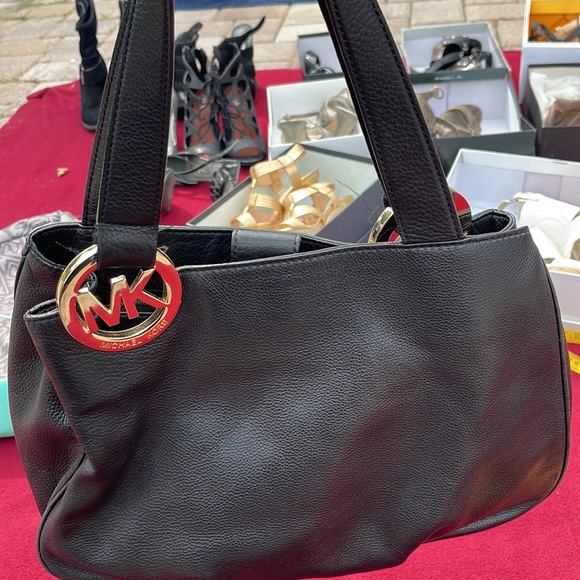 MICHAEL KORS OURSE EXCELLENT CONDITION - Picture 6 of 10